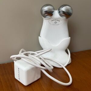 NuFACE White Facial Toning Device